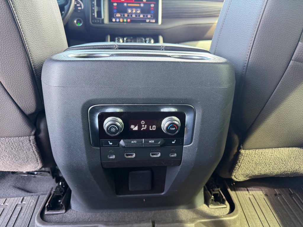 Used 2021 GMC Yukon XL Denali w/ Denali Premium Package AWD/4WD image 27