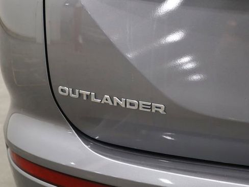 Used 2022 Mitsubishi Outlander SE AWD/4WD image 40
