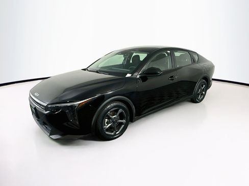Used 2025 Kia K4 FWD image 3