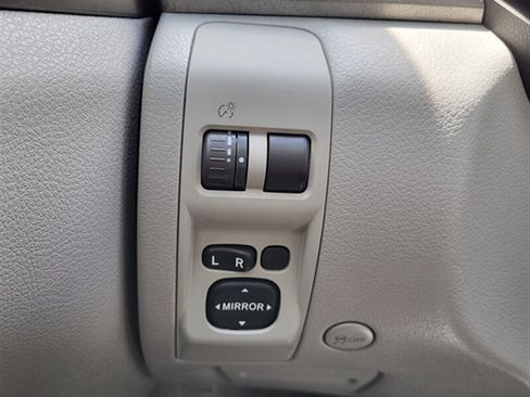 Used 2010 Subaru Forester 2.5X AWD/4WD image 22