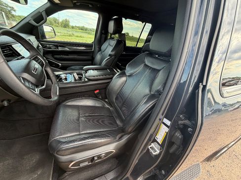 Used 2022 Jeep Wagoneer Series I w/ Convenience Group I AWD/4WD image 17