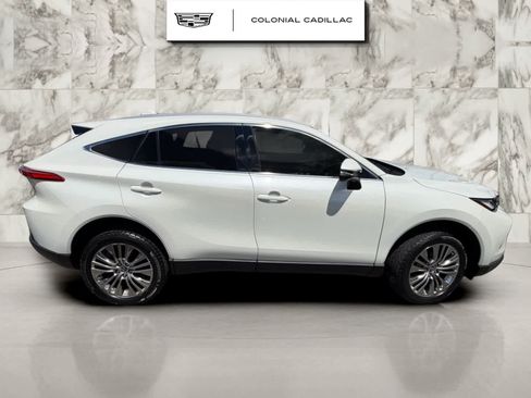 Used 2022 Toyota Venza XLE AWD/4WD image 6