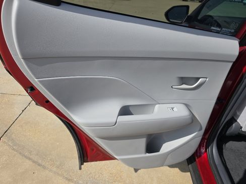 Used 2025 Hyundai Kona SEL image 11