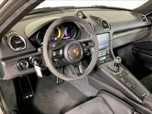 Certified 2020 Porsche 718 Cayman GT4 RWD image 4