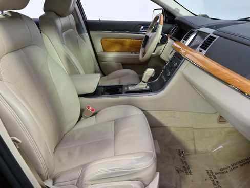 Used 2012 Lincoln MKS AWD image 16