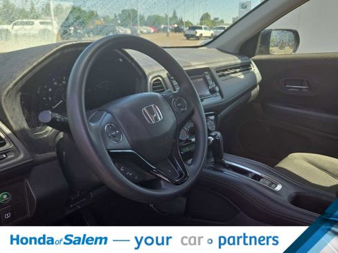 Used 2020 Honda HR-V LX image 2