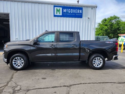 Used 2021 Chevrolet Silverado 1500 LT AWD/4WD image 2