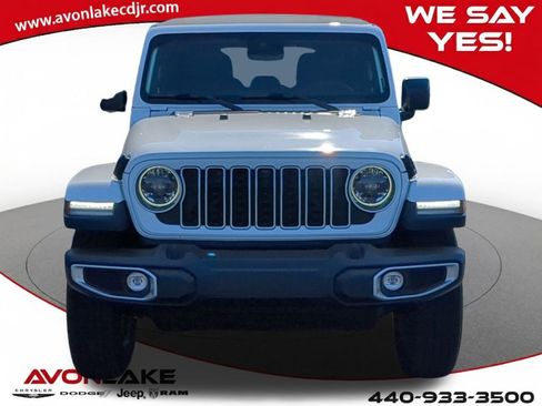 Used 2024 Jeep Wrangler Sahara w/ Technology Group image 9