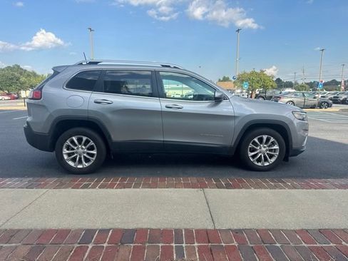 Used 2019 Jeep Cherokee Latitude w/ Popular Appearance Group FWD image 5