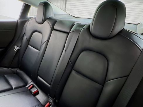 Used 2021 Tesla Model 3 Standard Range Plus image 19