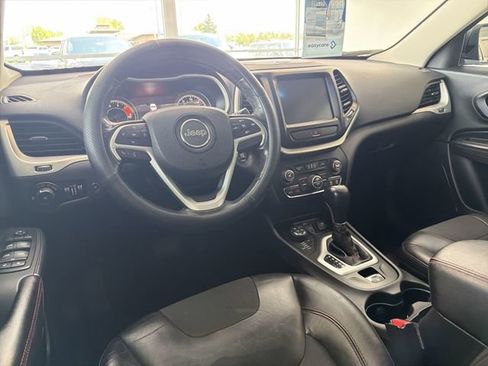 Used 2016 Jeep Cherokee Trailhawk w/ Comfort/Convenience Group AWD/4WD image 18