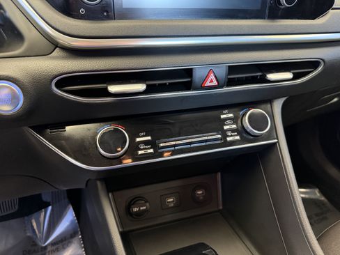 Used 2021 Hyundai Sonata SEL w/ Preferred Accessory Package FWD image 21