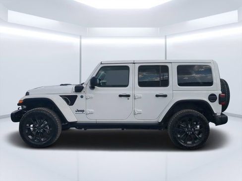 Used 2025 Jeep Wrangler Unlimited Sahara image 6