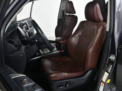 Used 2015 Toyota 4Runner Limited AWD/4WD image 30