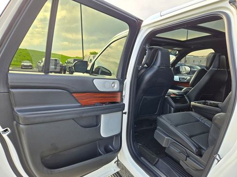 Used 2024 Lincoln Navigator L Reserve AWD/4WD image 24