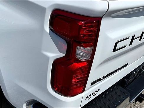 Used 2025 Chevrolet Silverado 1500 LT AWD/4WD image 24