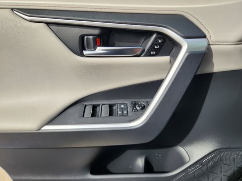 Used 2019 Toyota RAV4 Limited w/ Limited Grade Weather Package image 33