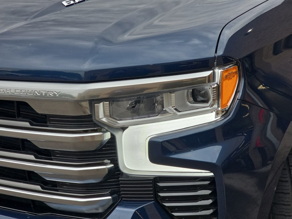 Used 2023 Chevrolet Silverado 1500 High Country w/ High Country Premium Package AWD/4WD image 33