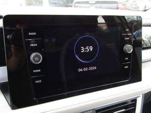New 2026 Volkswagen Taos SE AWD/4WD image 16