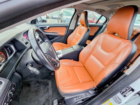 Used 2018 Volvo S60 T5 Inscription image 31