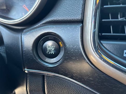 Used 2015 Jeep Grand Cherokee Limited w/ Luxury Group II image 28