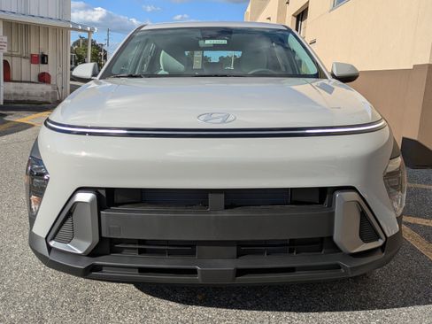 New 2026 Hyundai Kona SE image 11