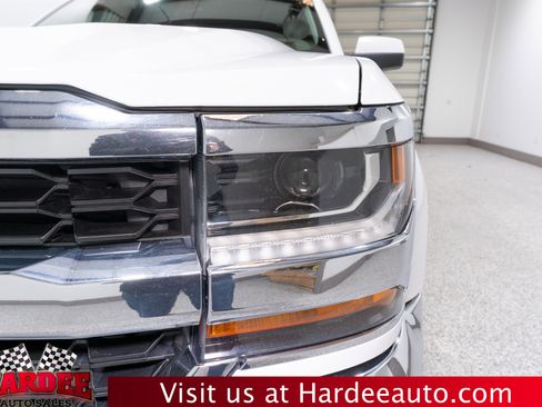 Used 2017 Chevrolet Silverado 1500 LT AWD/4WD image 8