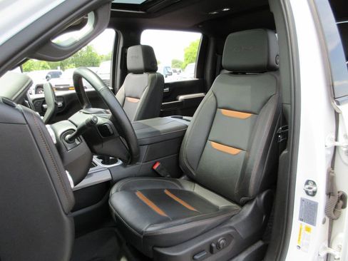 Used 2023 GMC Sierra 2500 AT4 w/ AT4 Premium Plus Package AWD/4WD image 23