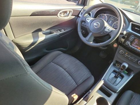 Used 2017 Nissan Sentra SV image 3