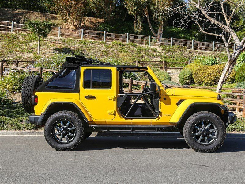 Used 2019 Jeep Wrangler Unlimited Sahara AWD/4WD image 9