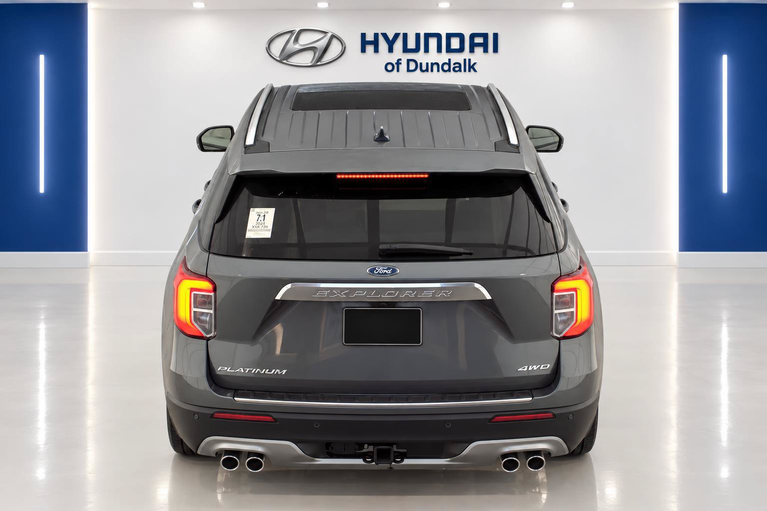Used 2024 Ford Explorer Platinum w/ Technology Package AWD/4WD image 6