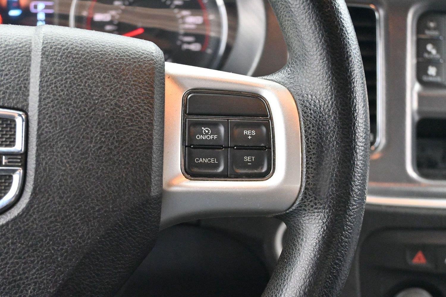 Used 2013 Dodge Charger SE RWD image 15