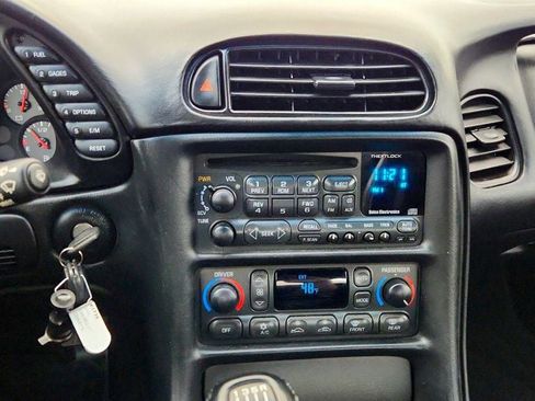 Used 2000 Chevrolet Corvette Convertible w/ Memory Pkg image 17