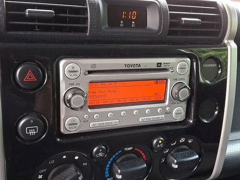 Used 2013 Toyota FJ Cruiser 4WD w/ Upgrade Pkg image 22