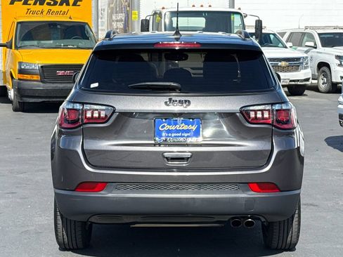 Used 2021 Jeep Compass Latitude FWD image 8