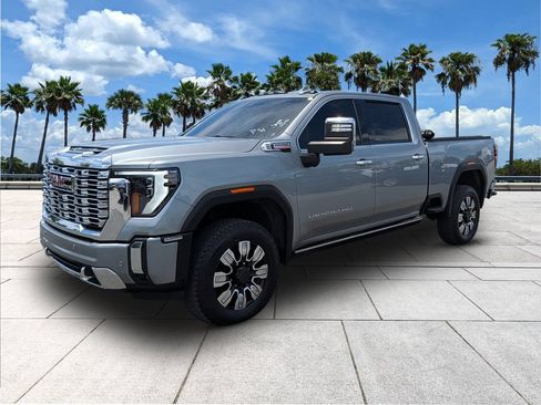 Used 2024 GMC Sierra 2500 Denali w/ Denali Reserve Package AWD/4WD image 3
