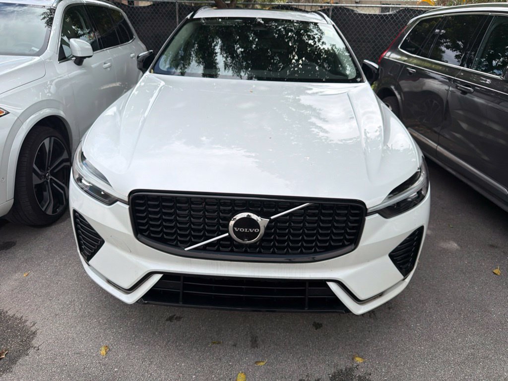 Used 2024 Volvo XC60 B5 Plus AWD/4WD image 10