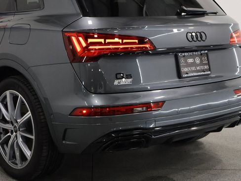 Used 2024 Audi Q5 e Prestige w/ Prestige Package image 10
