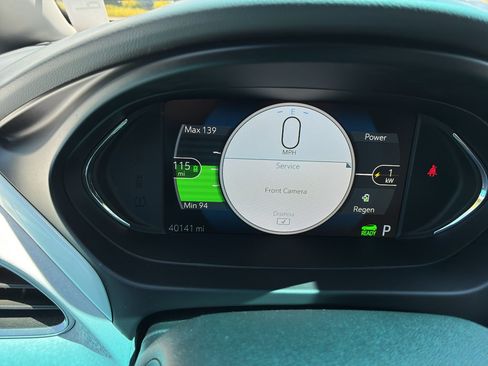 Used 2021 Chevrolet Bolt Premier w/ Infotainment Package FWD image 25