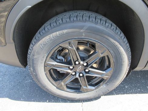 Used 2024 Chevrolet Blazer LT w/ Convenience Package FWD image 9
