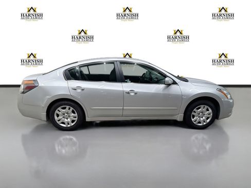 Used 2011 Nissan Altima 2.5 S FWD image 5