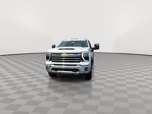 Certified 2025 Chevrolet Silverado 3500 LTZ w/ LTZ Premium Package AWD/4WD image 4