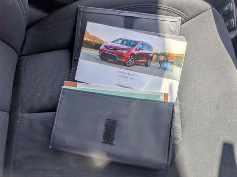 Used 2018 Chrysler Pacifica Touring Plus w/ S Appearance Package FWD image 17