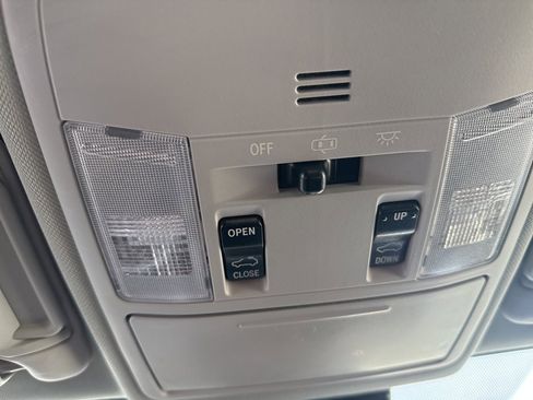 Used 2016 Toyota RAV4 Limited image 19