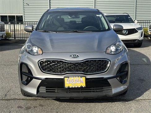 Used 2022 Kia Sportage LX image 2