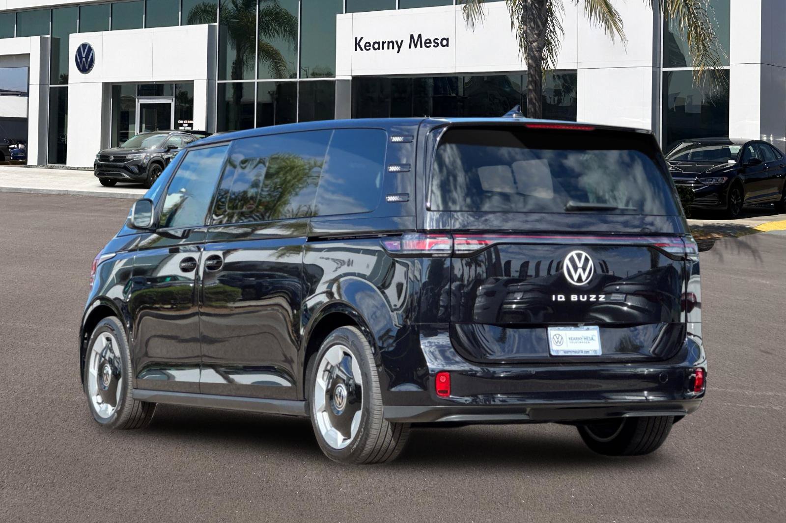 Used 2025 Volkswagen ID. Buzz Pro S RWD image 6