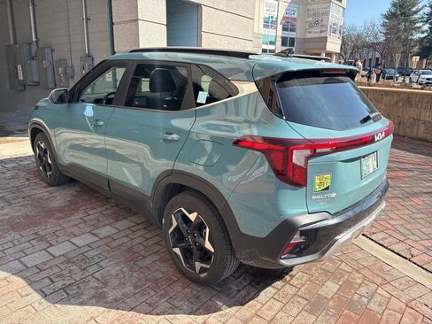 Certified 2024 Kia Seltos EX image 5
