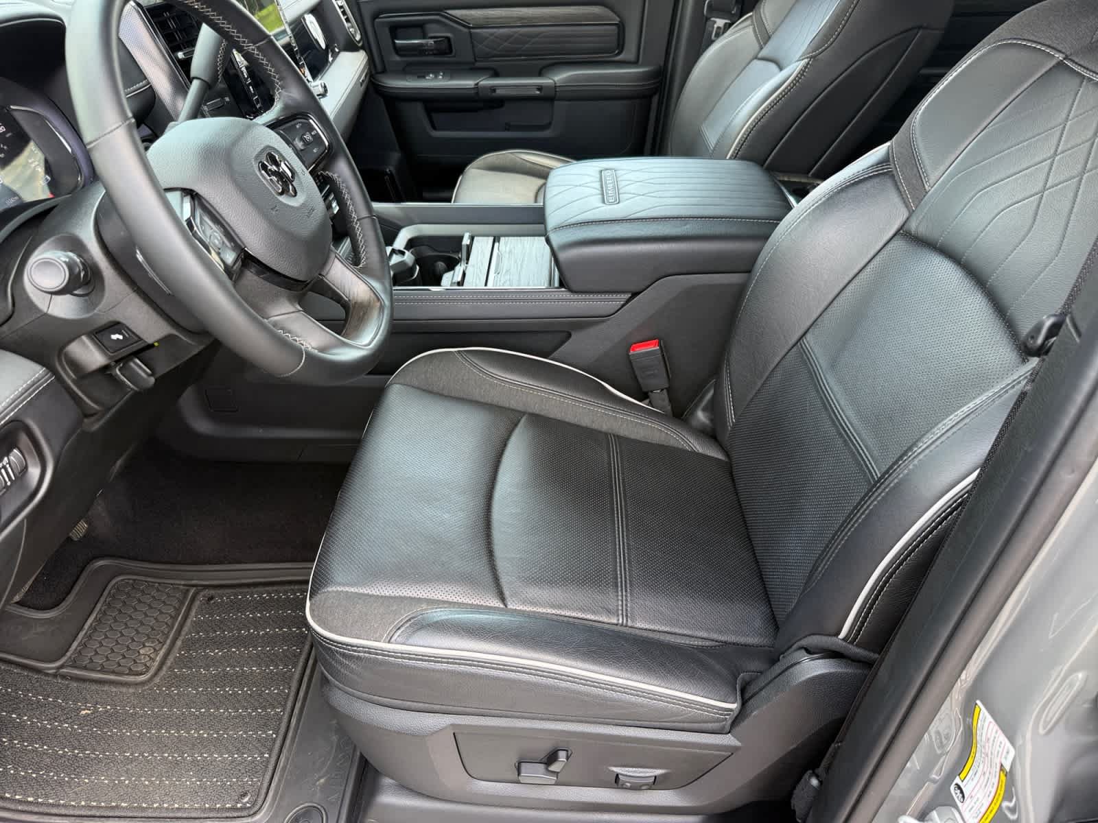 Used 2026 RAM 2500 Limited AWD/4WD image 10