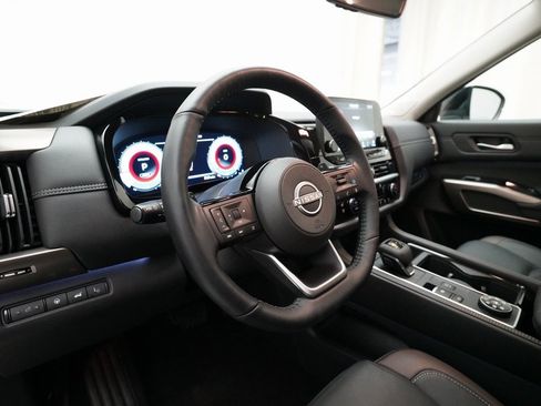 Certified 2024 Nissan Pathfinder Platinum w/ Cargo Package image 8