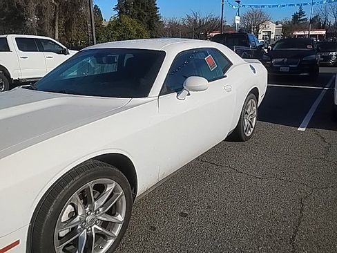 Used 2022 Dodge Challenger GT image 4